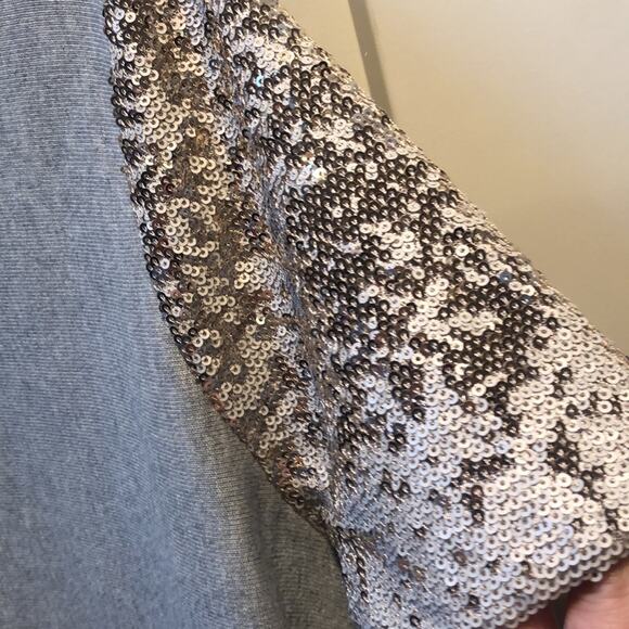 A new day, silver, and gold glitter sequin sleeves 100% cotton size‎ large - Picture 3 of 7